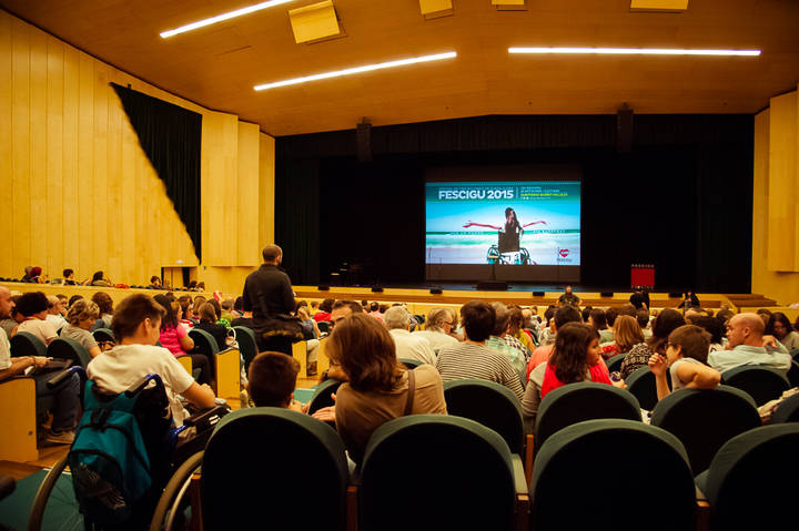 Gran expectación en la jornada inaugural del FESCIGU