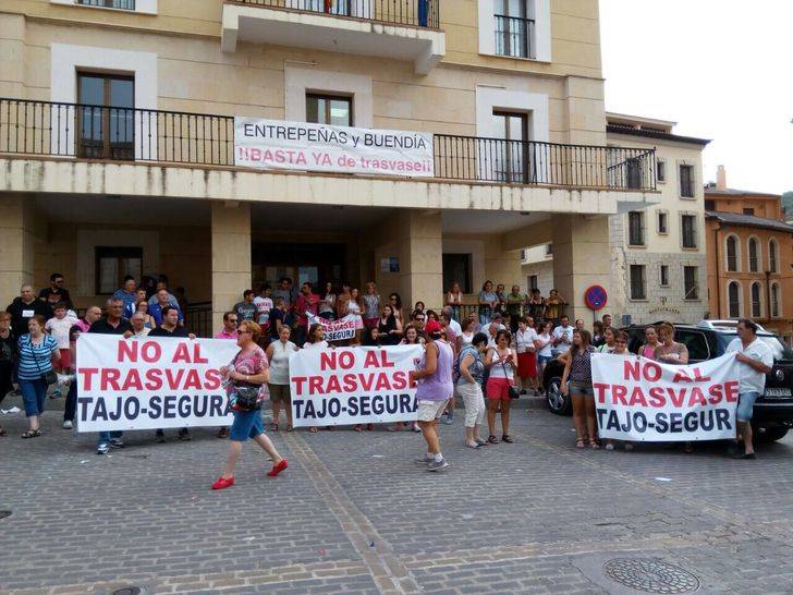 Los municipios ribereños convocan una nueva protesta contra el trasvase para el 26 de septiembre