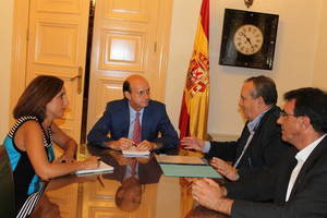 El Casar muestra su preocupación sobre la N-320 al subdelegado del Gobierno