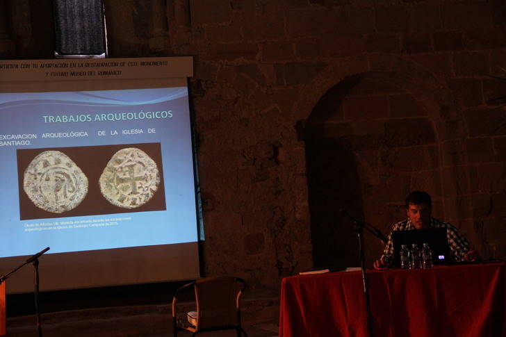 Las excavaciones arqueológicas en Santiago han descubierto la piedra fundacional del edificio