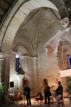 El 'Santos Moreno Trío' llena la Iglesia de Santiago