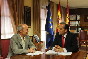 Gregorio se re&#250;ne con el delegado territorial del ICEX en Castilla-La Mancha, Pedro Antonio Morej&#243;n