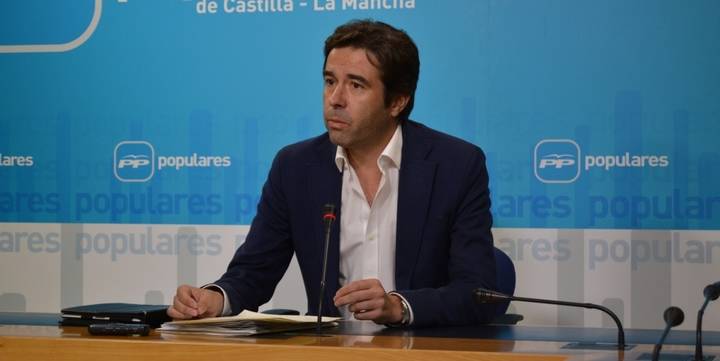 Robisco afirma que Page ha batido todos los registros de vacaciones sin importarle los problemas de los castellano-manchegos