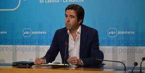 Robisco afirma que Page ha batido todos los registros de vacaciones sin importarle los problemas de los castellano-manchegos
