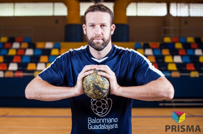 El BM Guadalajara presenta a Mikel Redondo, la agresividad en defensa y en ataque