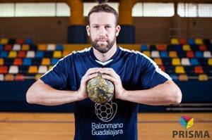 El BM Guadalajara presenta a Mikel Redondo, la agresividad en defensa y en ataque