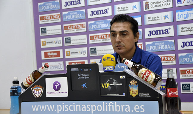 Salvachúa deja de ser entrenador del Deportivo Guadalajara