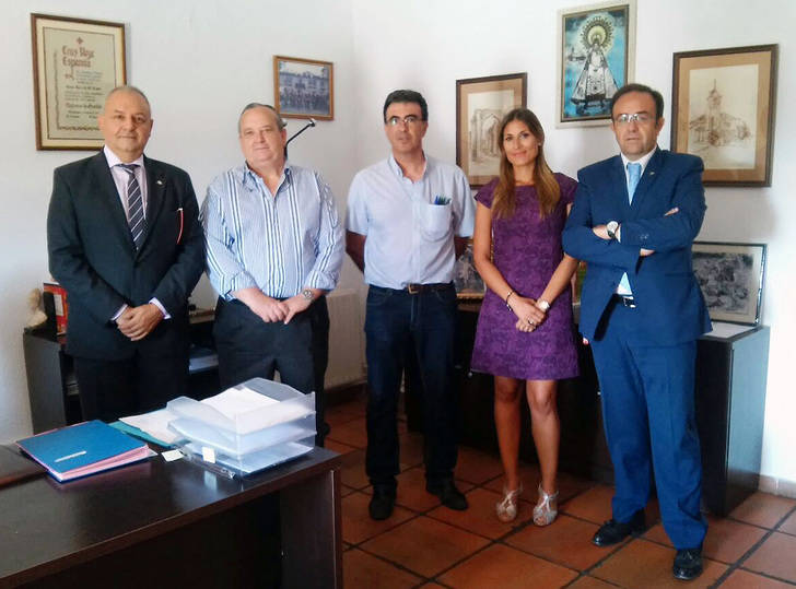 El Ayuntamiento de El Casar y Caja Rural CLM firman un acuerdo para financiar el pago a proveedores