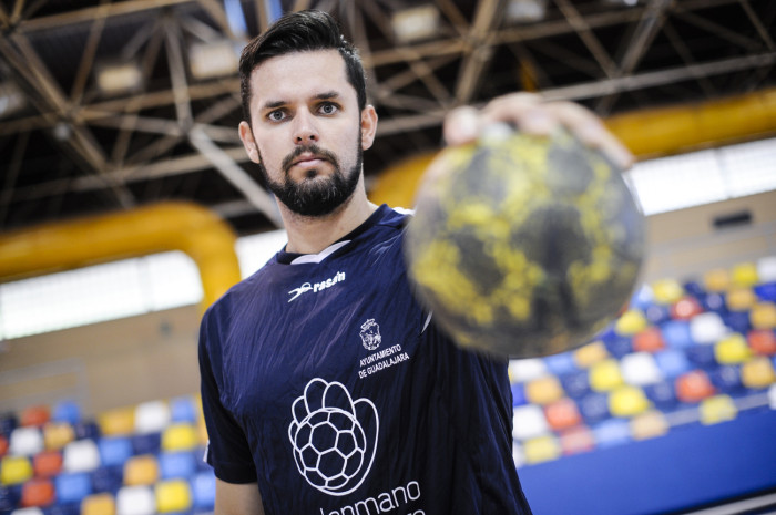 El BM Guadalajara presenta a Ales Silva