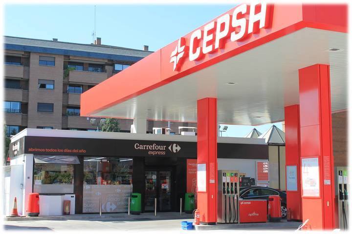 Cepsa abre un Carrefour Express en el Área 103