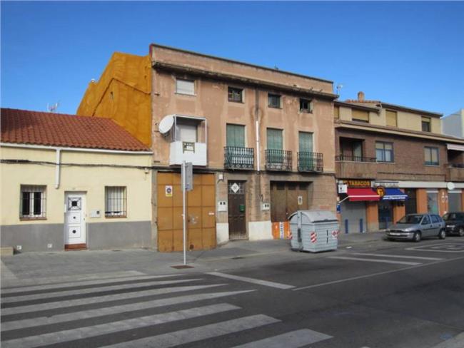 Herida leve una mujer mientras cruzaba por un paso de peatones en Francisco Aritio