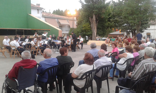 La Banda de Música de Jadraque pone fin a las fiestas de Castilblanco