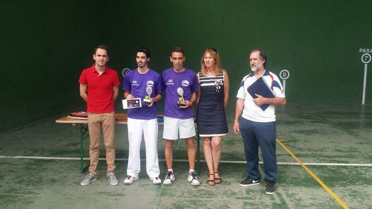 Casi una veintena de raquetas participaron en el Campeonato Pretemporada de Frontenis de Cabanillas