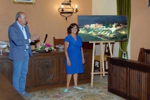 La pintora seguntina Goyi Alguacil donó un cuadro de La Ronda al Ayuntamiento de Sigüenza 