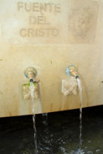 Algora recupera parte de su historia con la Fuente del Cristo