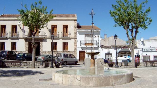 La Defensora del Pueblo confirma que el alcalde de Illana si informa a la oposición