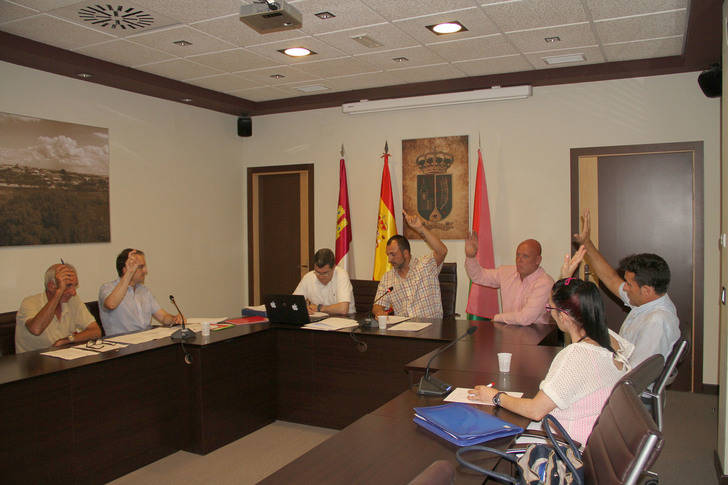 El gobierno municipal de Quer da cuenta de las áreas de responsabilidad de los concejales