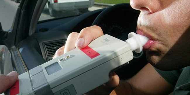 Detenido un camionero a la altura de Azuqueca por superar más de 6 veces el límite de alcoholemia