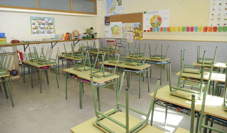 García Page anuncia la reapertura de las escuelas rurales de Alcoroches, Hueva y Anguita