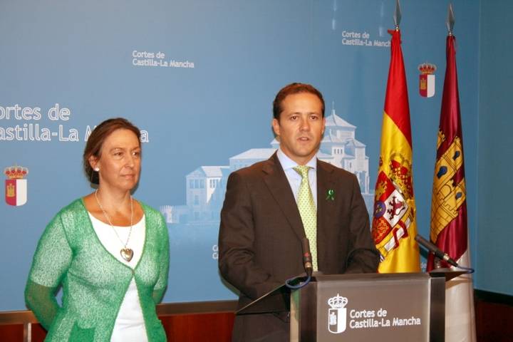 Guarinos lamenta la cobardía de Page dando la espalda a los castellano-manchegos con el convenio sanitario