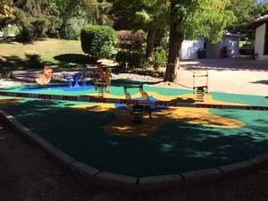 Renovado el suelo de caucho de las zonas de juegos infantiles de San Roque
