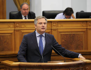 Cañizares afirma que los funcionarios podrán trabajar más allá de los 65 años gracias a situación económica que dejó Cospedal