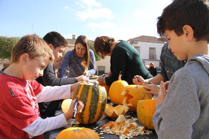 Fuentenovilla recuperó sus tradiciones del Día de Los Santos