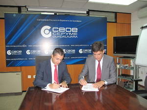 UAH y Ceoe firman un convenio para facilitar las prácticas laborales