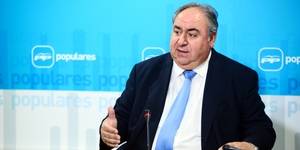 Tirado: Con PSOE-Podemos los ciudadanos se sienten cada día más engañados, porque Page solo vende humo, pancartas y eslóganes cursis