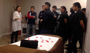 Los trabajadores del Dépor visitan las instalaciones de Samira Salud y Belleza