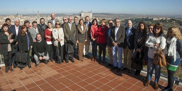 Cospedal: Frente a la estabilidad que representa el PP, tenemos la incertidumbre y el abismo