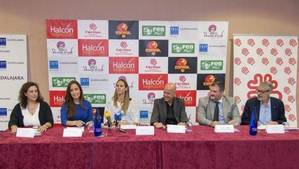 Óscar Escalera presentó su Calendario Solidario a beneficio de Cáritas