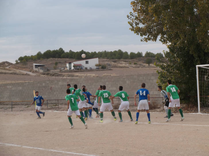 El C.D.Yunquera vence al Almoguera y se coloca como nuevo líder