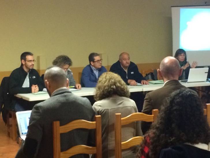 Ganaderos de la Sierra Norte participan en una jornada sobre sanidad animal en El Ordial