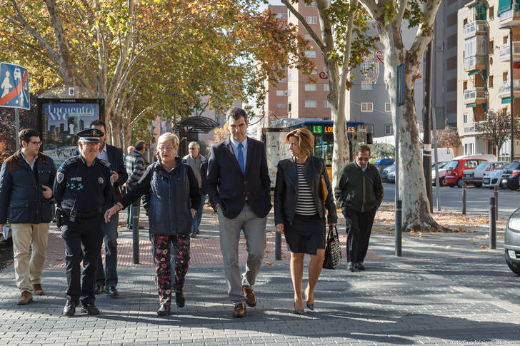 El alcalde anuncia nuevas mejoras en el barrio de Los Manantiales