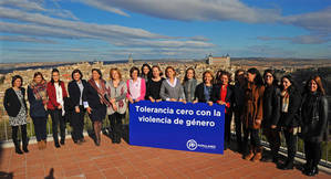 Cospedal: O gobierna el PP o volvemos a la quiebra y a la destrucción de empleos; el resto son cuentos chinos