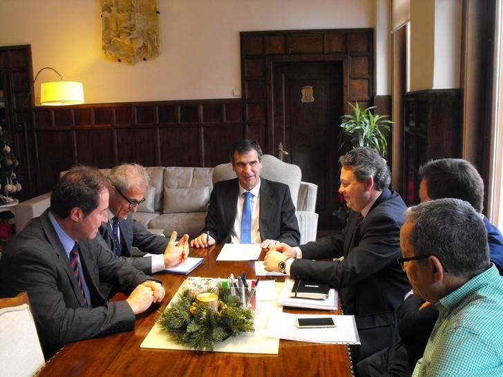 El Ayuntamiento de Guadalajara firma con Globalcaja la refinanciación de dos préstamos