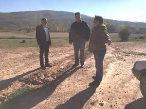 Más de 130.000 euros de inversión para ayudar a los pueblos a renovar sus redes y pavimentar las calles