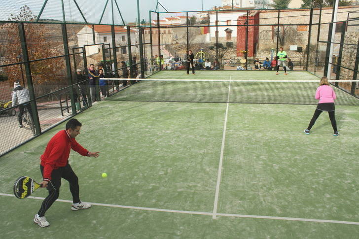 Pádel solidario en Fuentenovilla