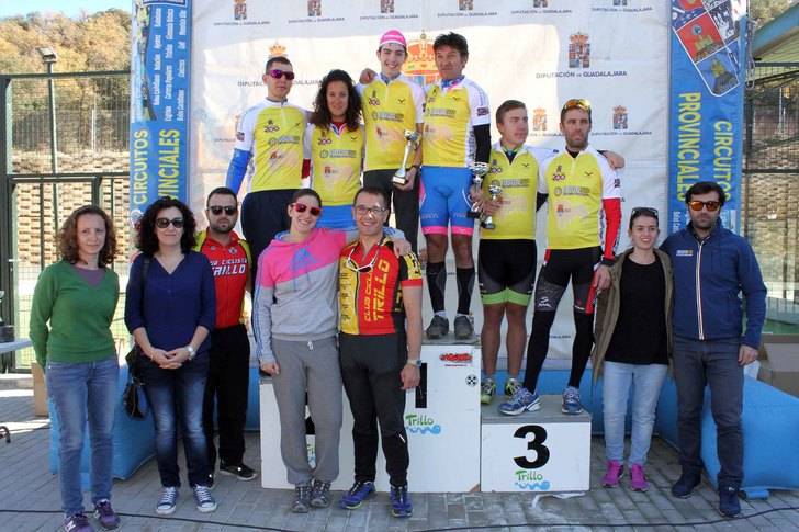 Rafa Revuelta se impone en casa a su compañero y amigo Alex Gómez y es virtual vencedor del Circuito MTB de Guadalajara