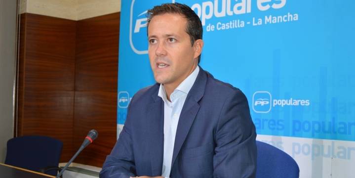 Velázquez denuncia el caos sanitario que ha generado Page en Castilla-La Mancha