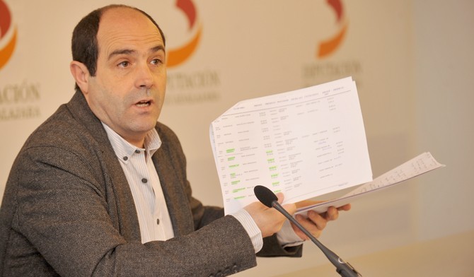 Parra insta al Grupo Socialista a aportar propuestas por el bien de los pueblos en vez de perder el tiempo en criticar