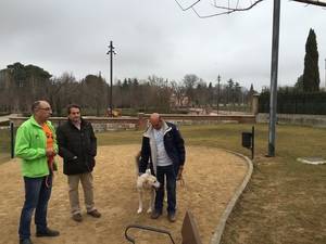 Medio Ambiente presenta los nuevos puntos de ocio, esparcimiento y socialización para perros