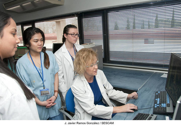 Estudiantes americanos conocen el modelo de sanidad pública en el Hospital de Guadalajara