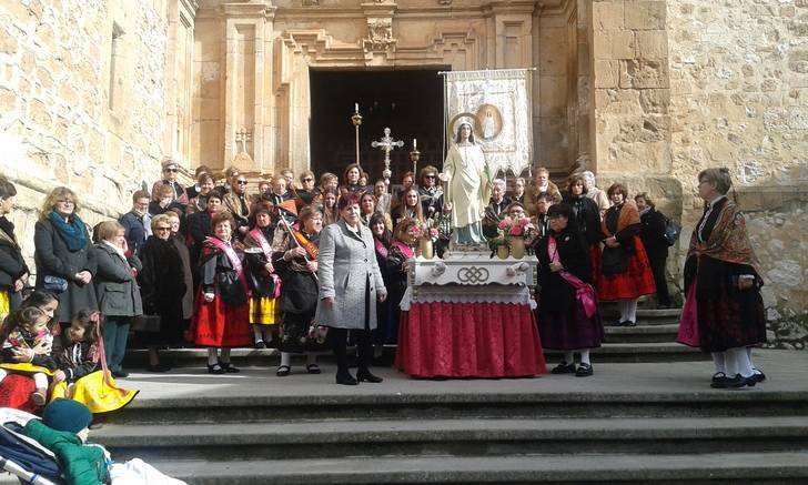 Las mujeres de Santa Águeda cogen el Bastón de Mando y gobiernan en Jadraque 