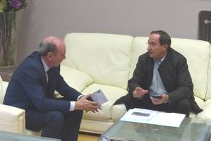 Latre escucha las demandas de los alcaldes de Congostrina, Embid y Rillo de Gallo