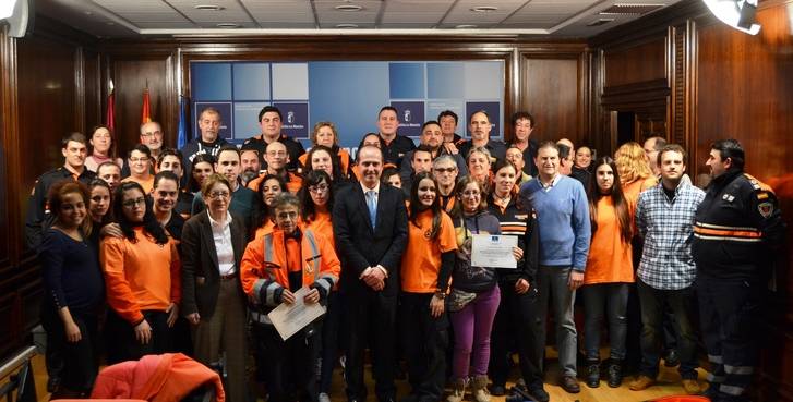 La Junta entrega el carnet de manejo de desfibriladores a 53 voluntarios de Protección Civil en Guadalajara