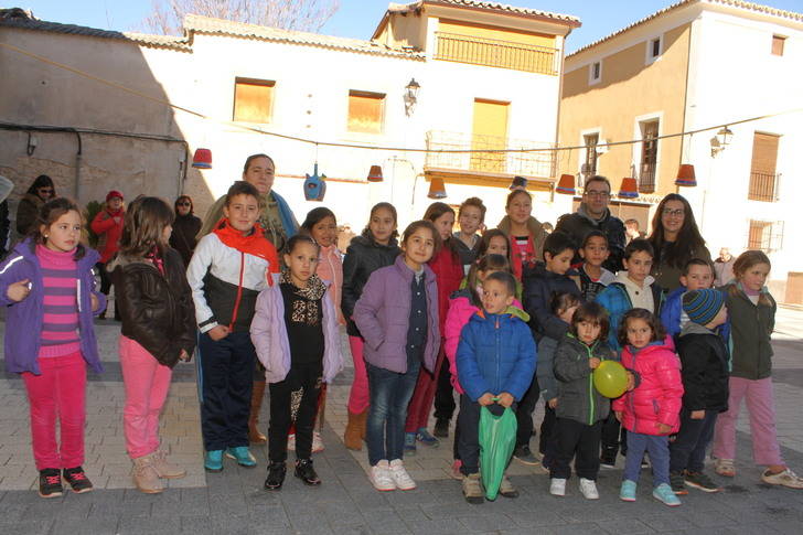 El jueves lardero y sus pucheros dan comienzo al Carnaval de Pareja