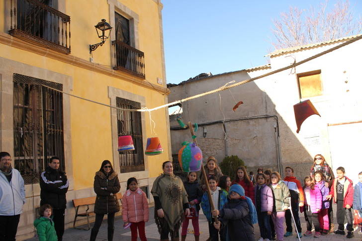 El jueves lardero y sus pucheros dan comienzo al Carnaval de Pareja