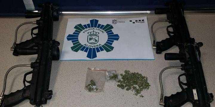 La Policía Local de Alovera interviene cuatro armas de repetición